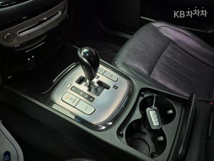 Hyundai Genesis BH330 LUXURY Base Type 9