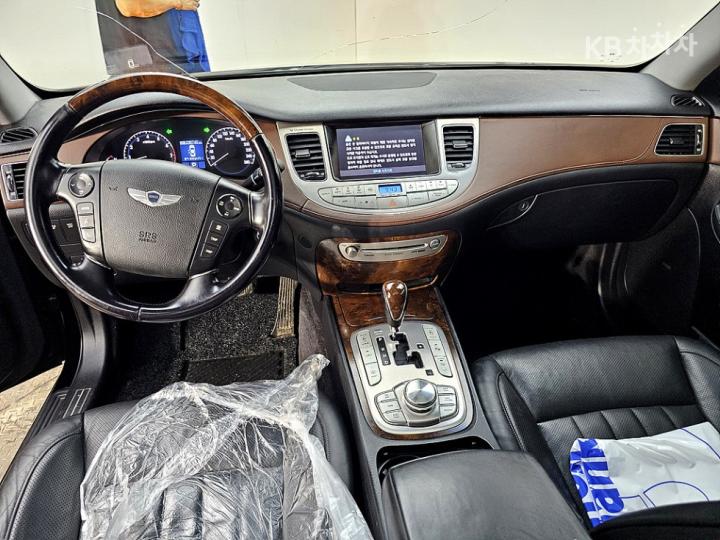 Hyundai Genesis BH380 ROYAL VIP Pack 8