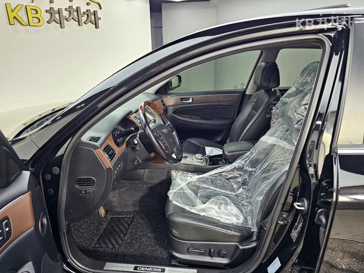 Hyundai Genesis BH380 ROYAL VIP Pack 9