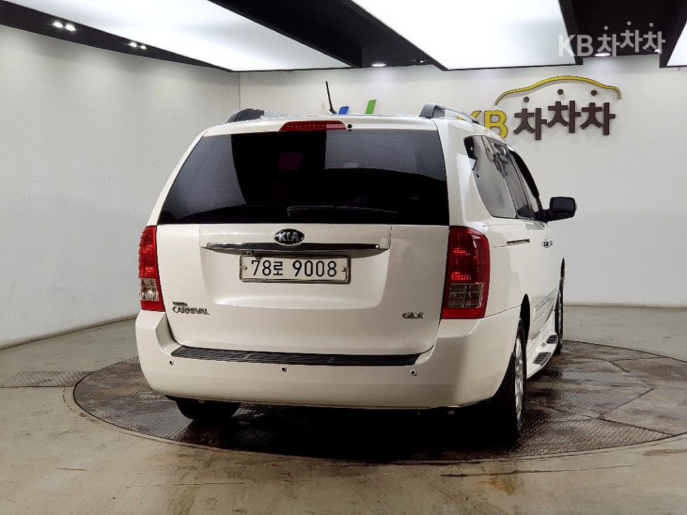 2013 - kia carnival
