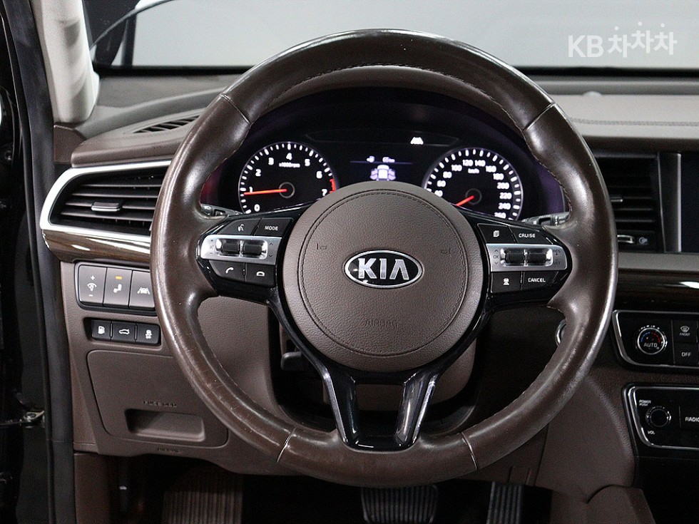 2019 - kia k7