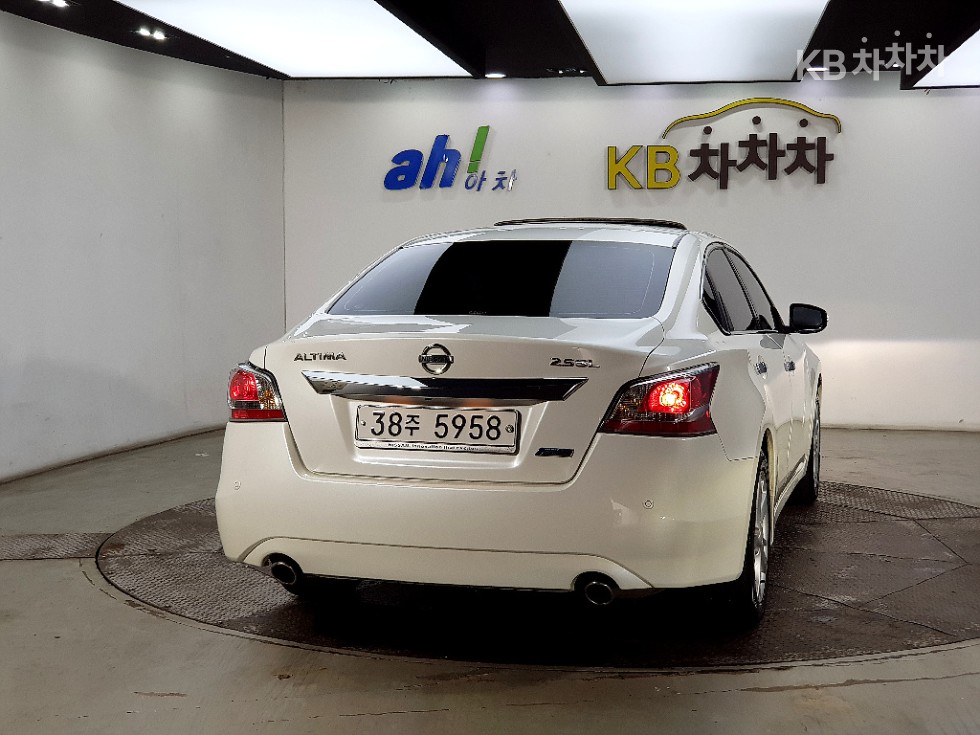 2014 - nissan altima