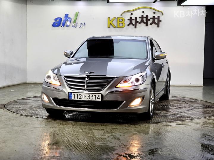 Hyundai Genesis BH330 LUXURY Base Type