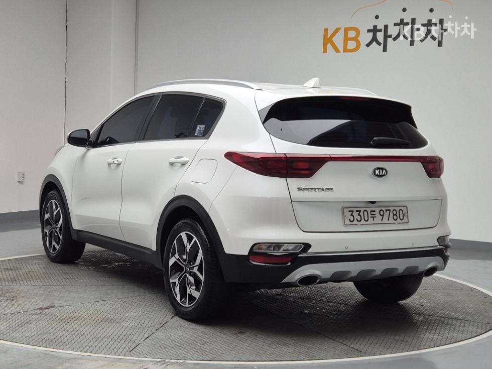 2021 - kia sportage
