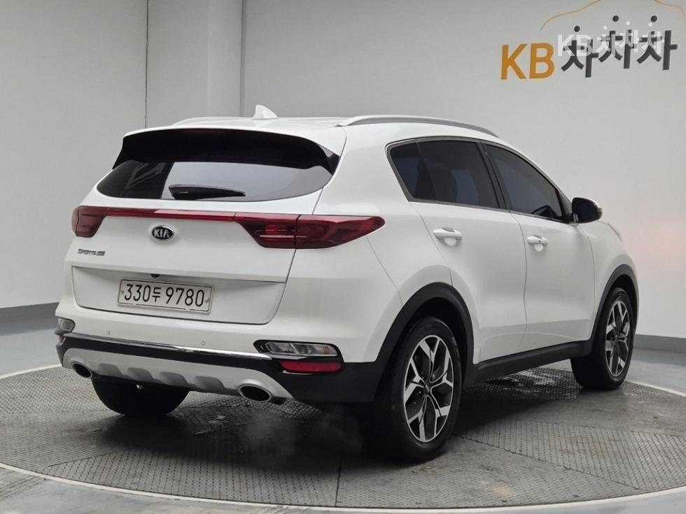 2021 - kia sportage
