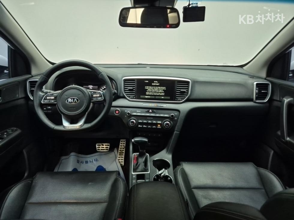 2021 - kia sportage