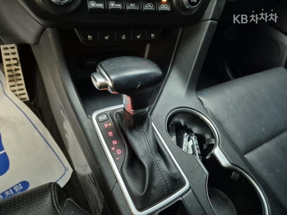 2021 - kia sportage