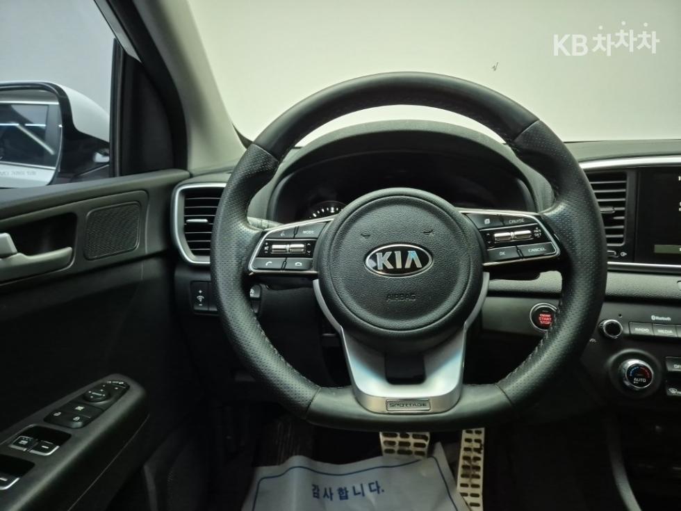 2021 - kia sportage