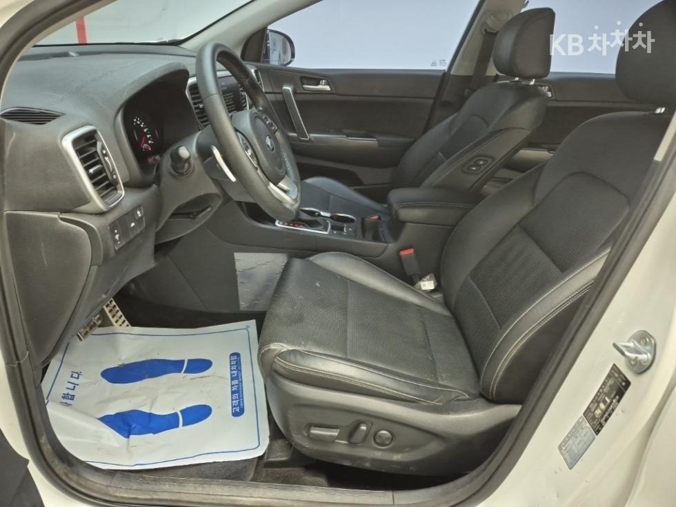2021 - kia sportage