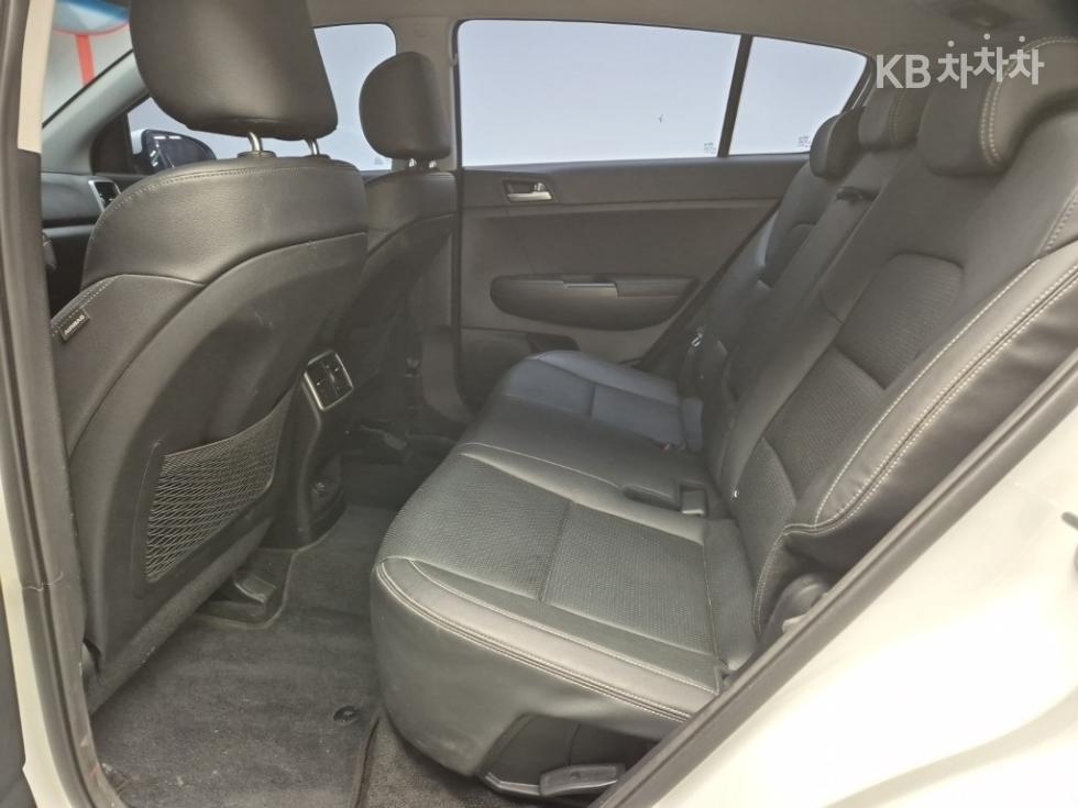 2021 - kia sportage