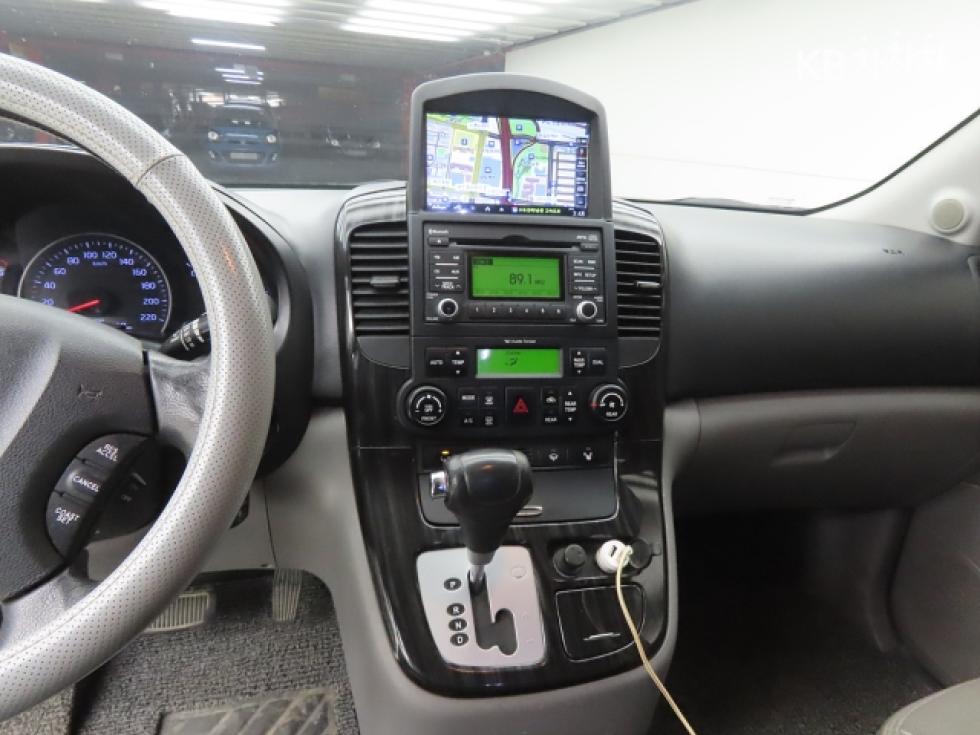 2012 - kia carnival