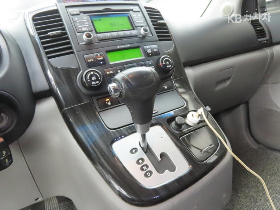 2012 - kia carnival