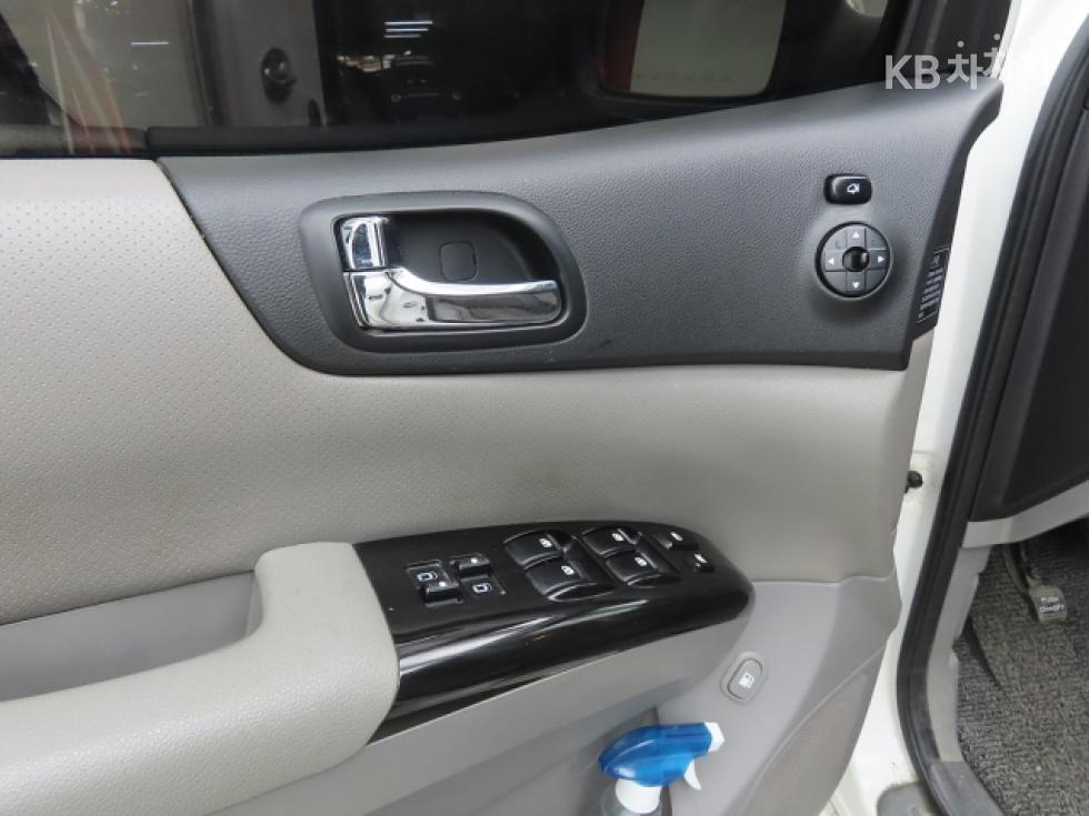 2012 - kia carnival