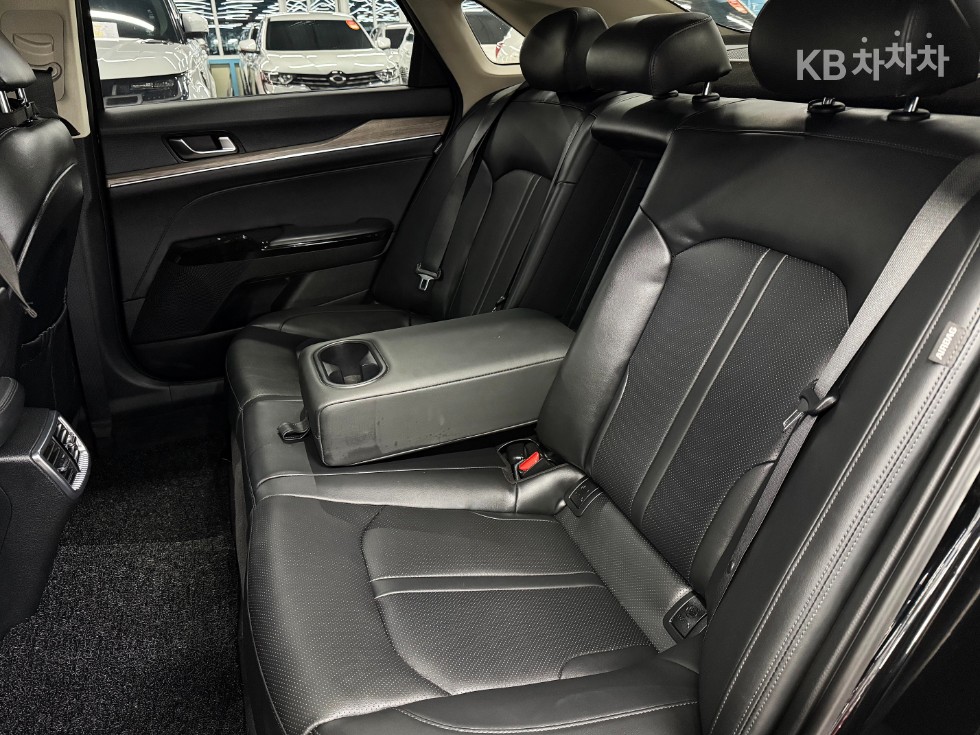 2021 - kia k5