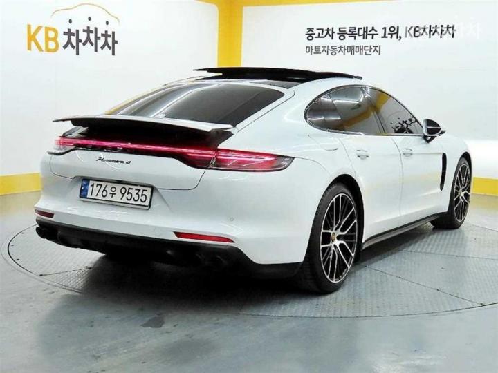 Porsche Panamera — miniaturë 4