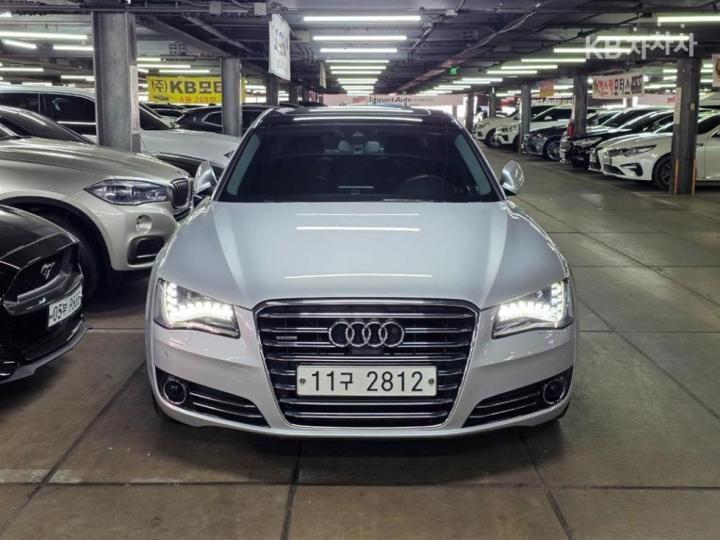 Audi A8 NEW 4.2 FSI Quattro LWB D4 3