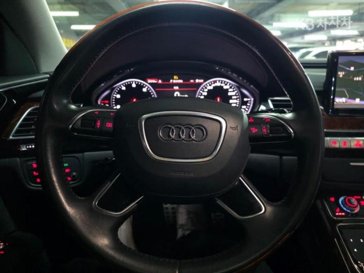 Audi A8 NEW 4.2 FSI Quattro LWB D4 10