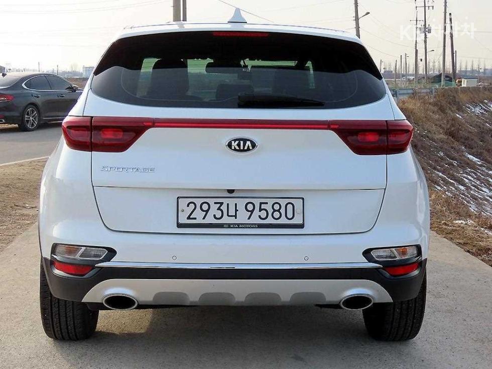 2021 - kia sportage