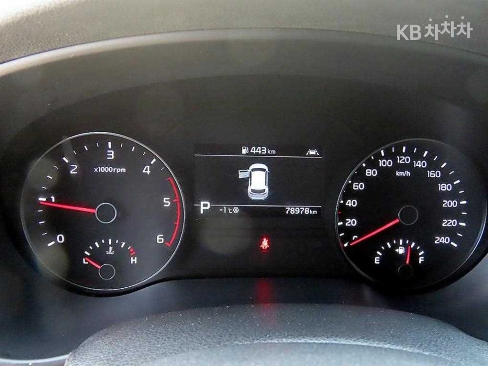 2021 - kia sportage