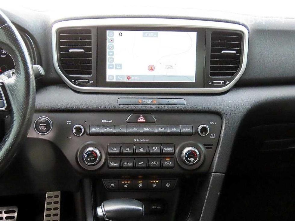 2021 - kia sportage