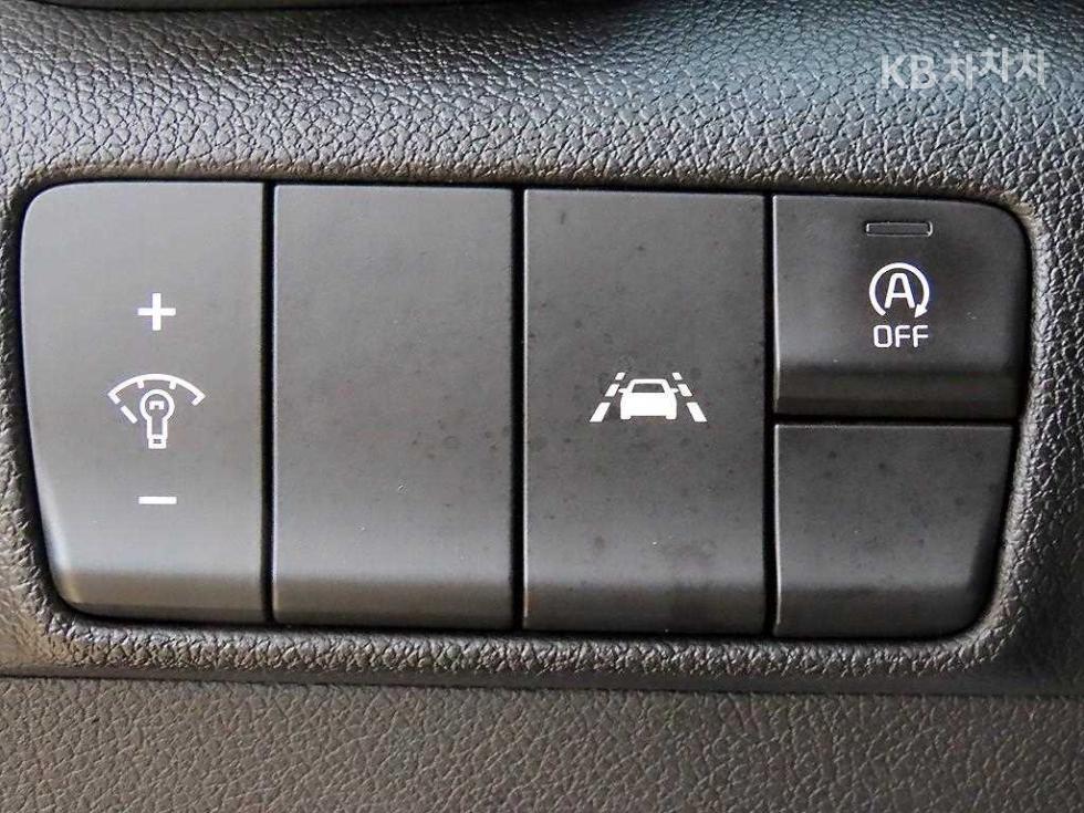 2021 - kia sportage
