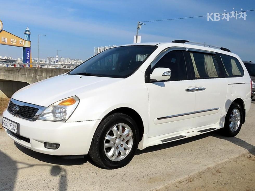 2012 - kia carnival