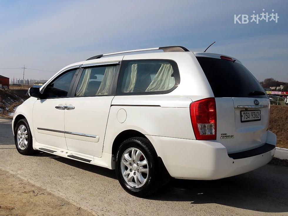 2012 - kia carnival