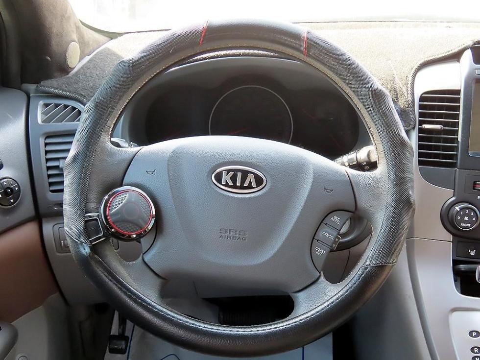 2012 - kia carnival