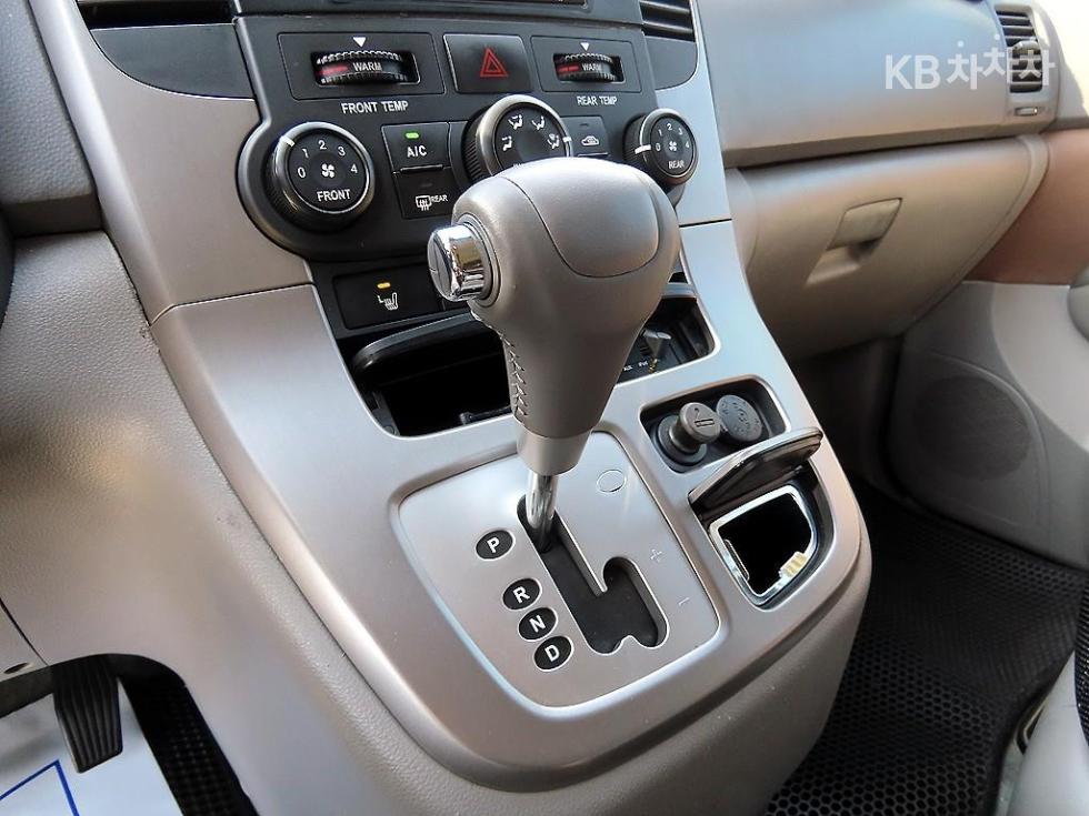 2012 - kia carnival