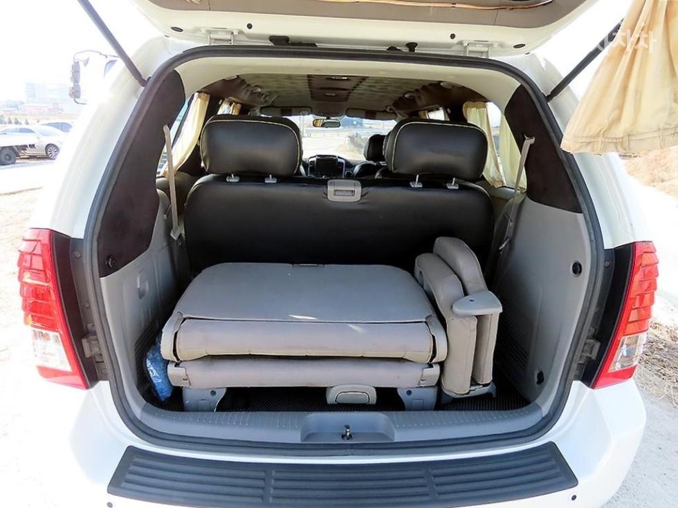 2012 - kia carnival