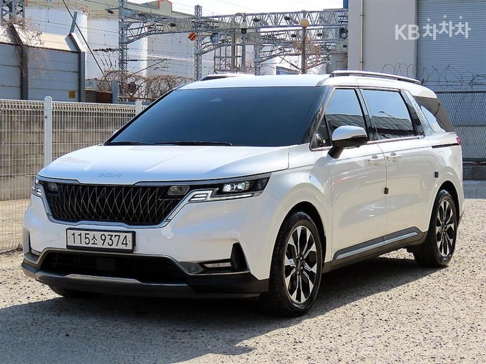 2023 - kia carnival
