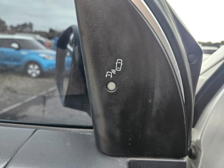 Renault QM5 NEO Diesel 2.0 4WD LE Base Type 8