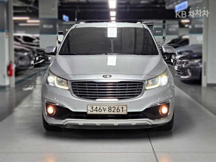 Kia Carnival 2.2 Diesel Luxury 4