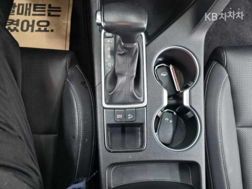 2020 - kia sportage