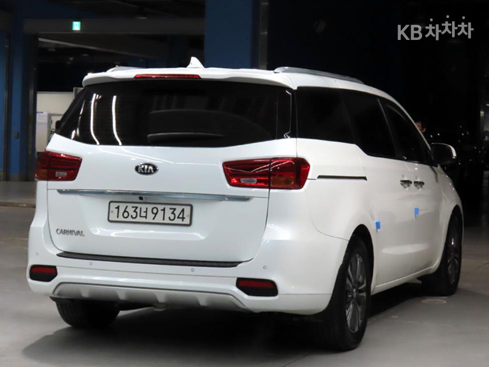 2020 - kia carnival