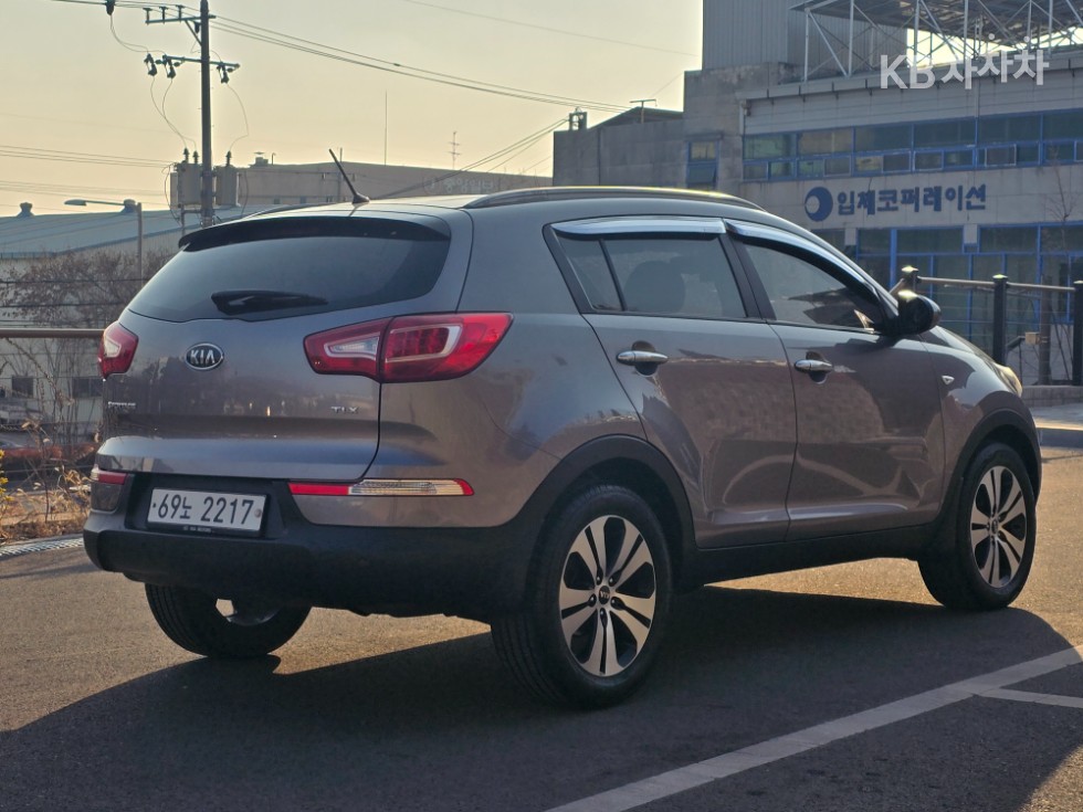 2011 - kia sportage