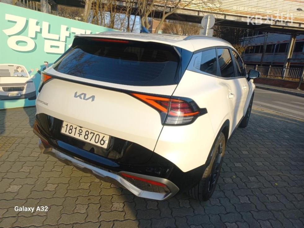 2022 - kia sportage