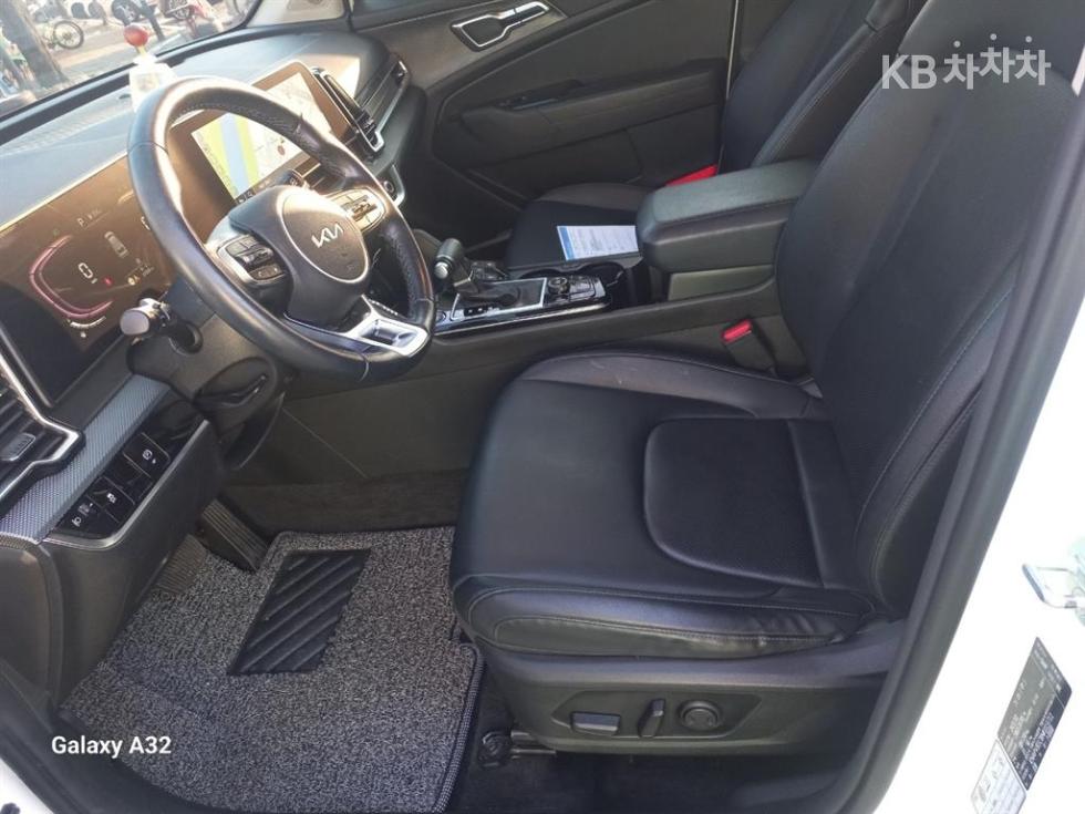2022 - kia sportage