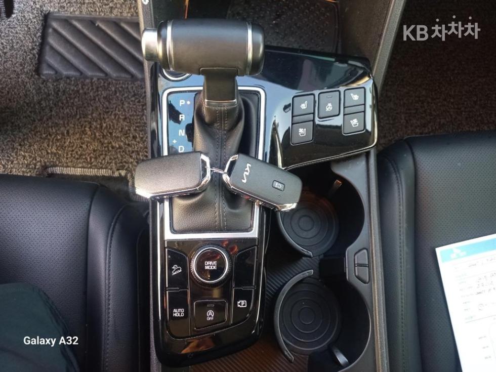 2022 - kia sportage