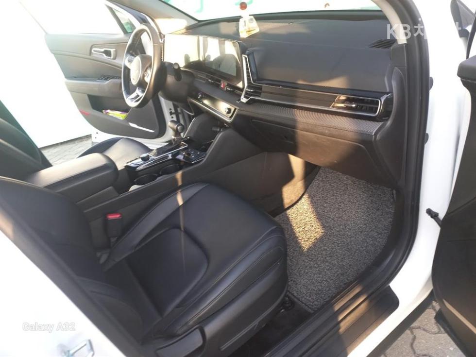 2022 - kia sportage