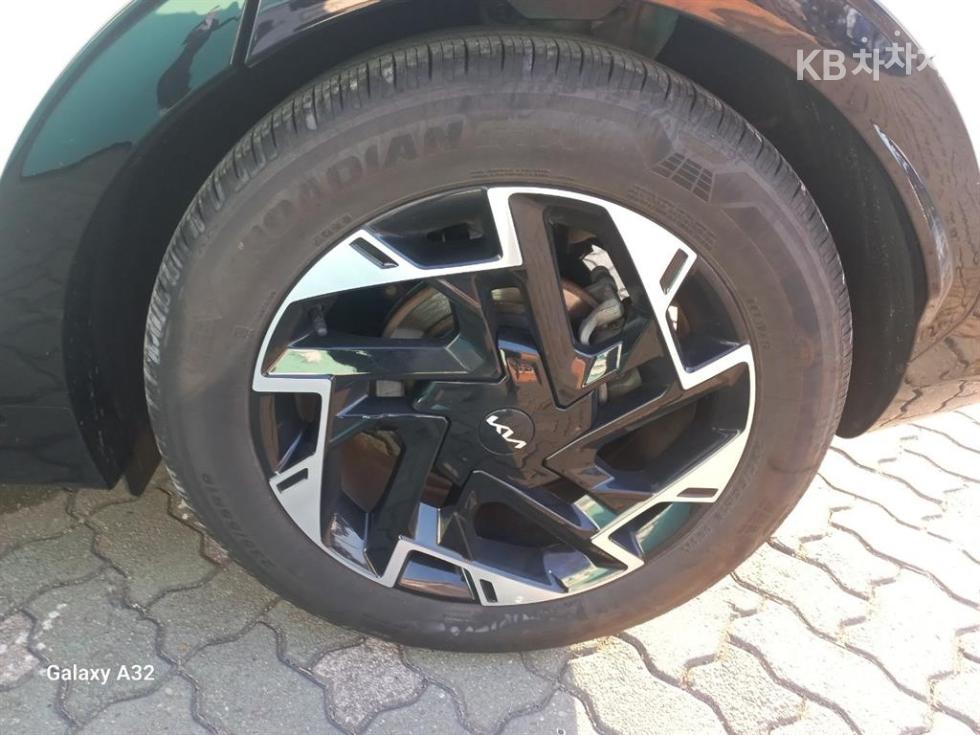 2022 - kia sportage