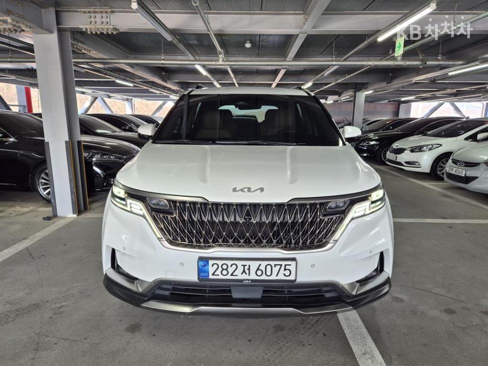 2023 - kia carnival
