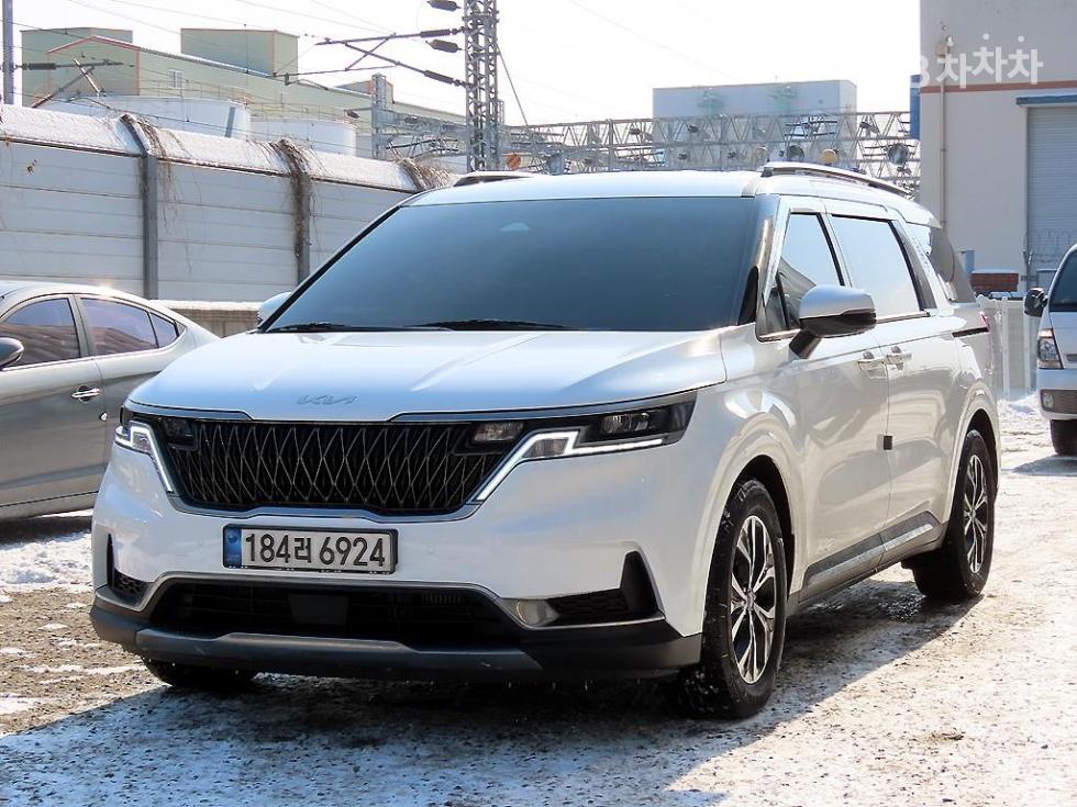 2023 - kia carnival