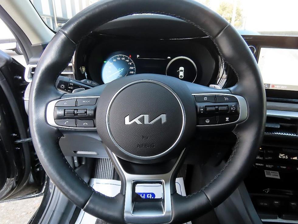 2023 - kia k5