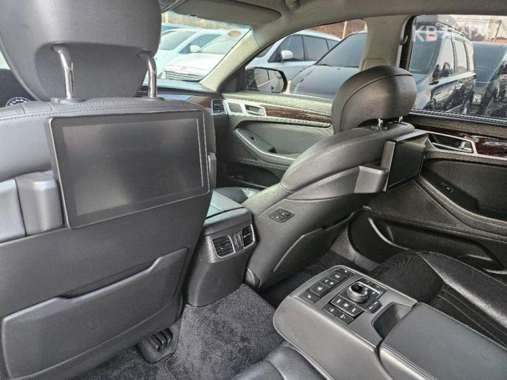 Hyundai Genesis DH G330 Premium 8