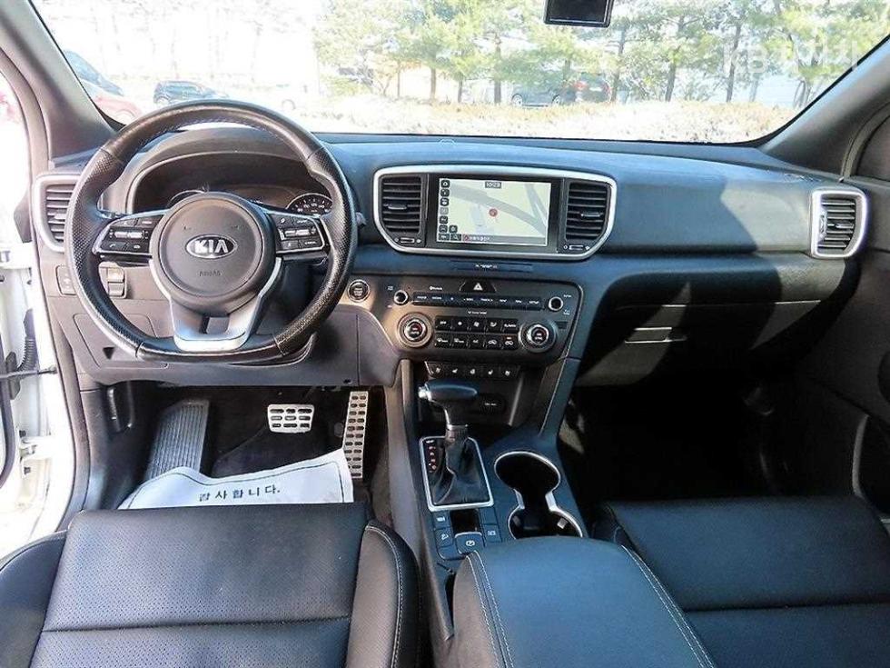 2020 - kia sportage
