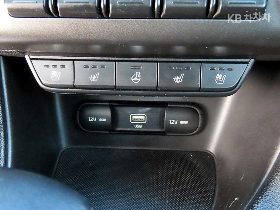 2020 - kia sportage