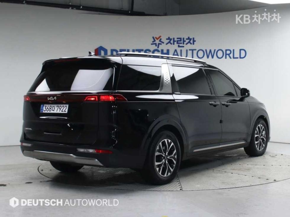 2023 - kia carnival