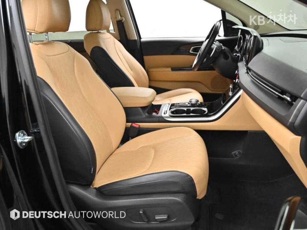 2023 - kia carnival