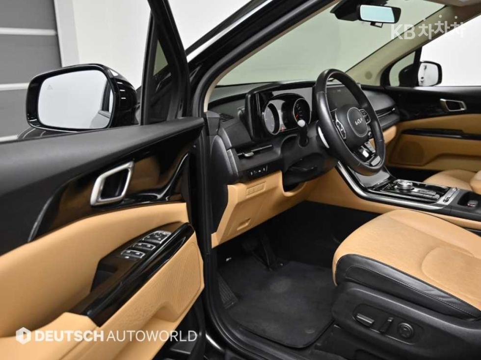 2023 - kia carnival